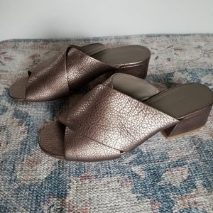 Vince Karsen bronze leather sandal size 9